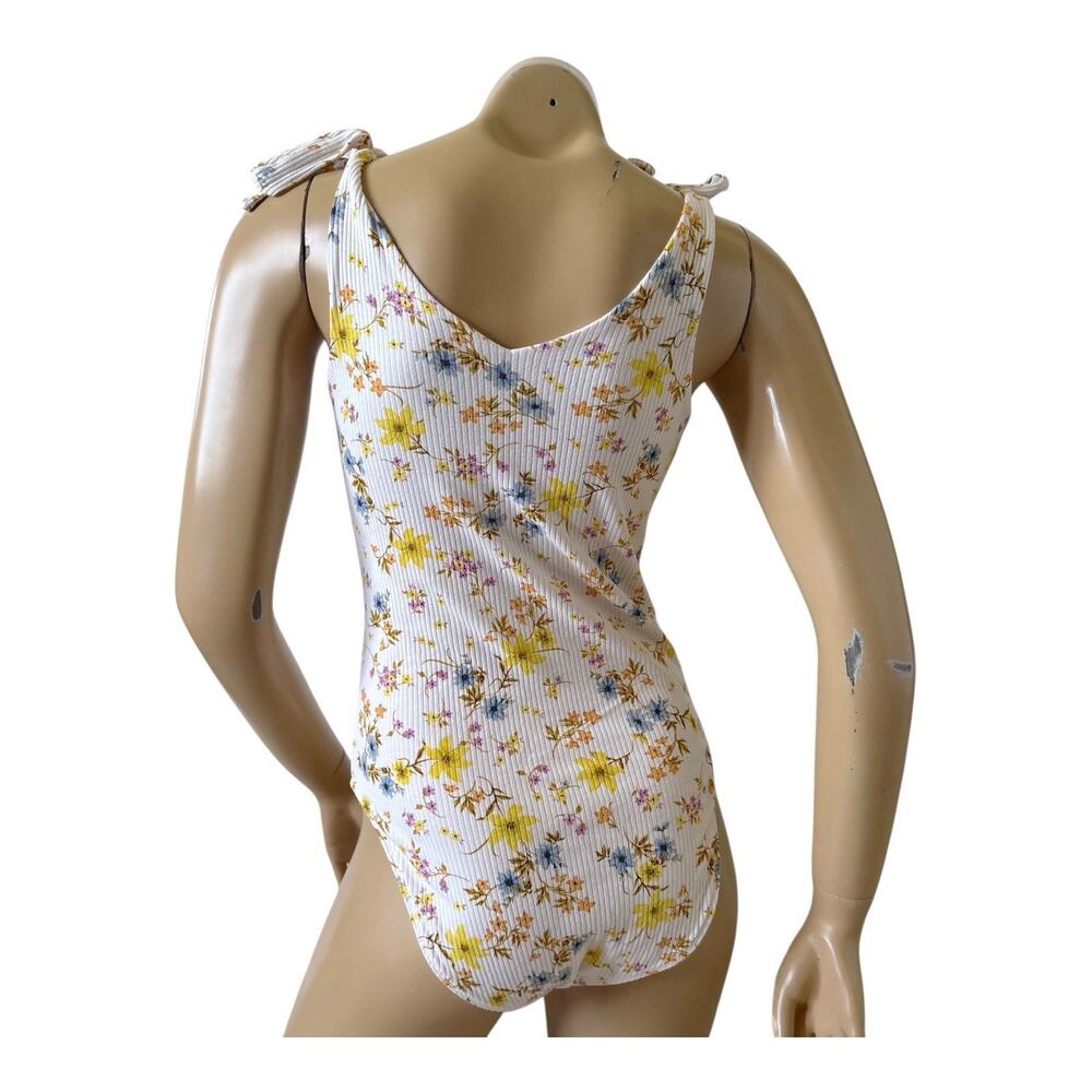 Old Navy Floral Rib Tank Bodysuit Womens S White Tie Shoulder Sleeveless V Neck - Picture 4 of 9